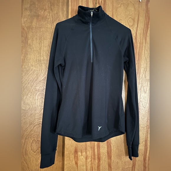 Active by Old Navy black pullover with 1/4 zipper. Size small - Picture 2 of 4